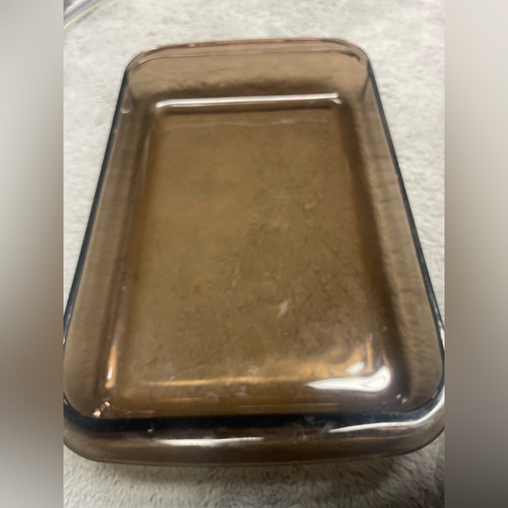Vintage Pyrex 233-N amber glass casserole or baking